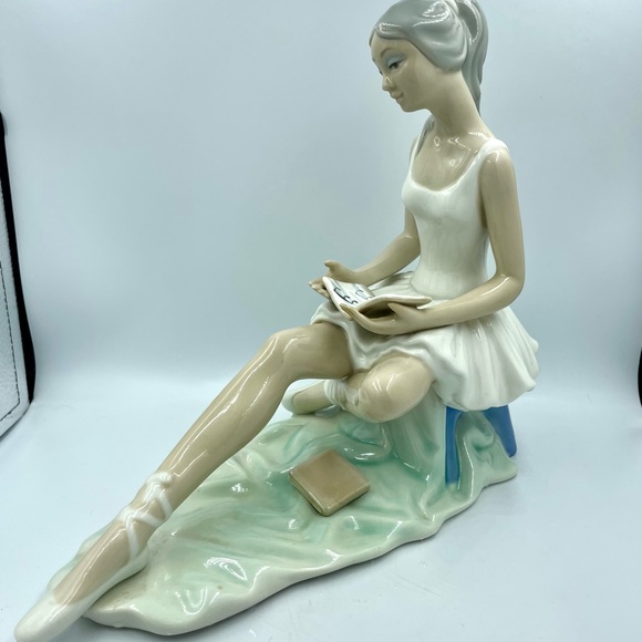 Tengra Valencia Porcelain Ballerina Reading Music Book 10" Tall Spain - Picture 2 of 12